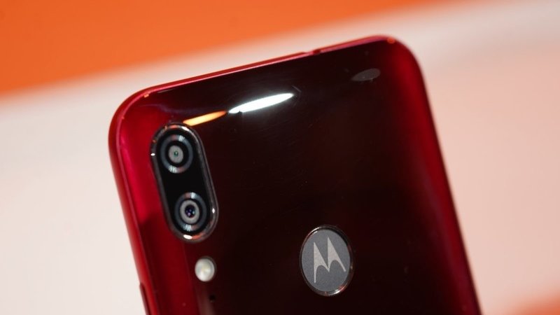 Moto E6 Plus ra mắt