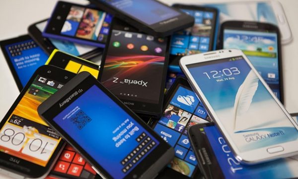 image-1435663152-dien-thoai-cu-600×360