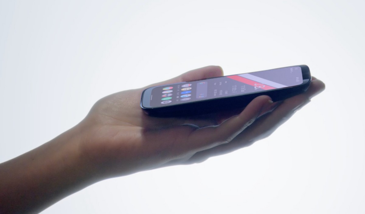 1935-balmuda-phone-the-alternative-smartphone-has-small-dimensions-and-a-large-price