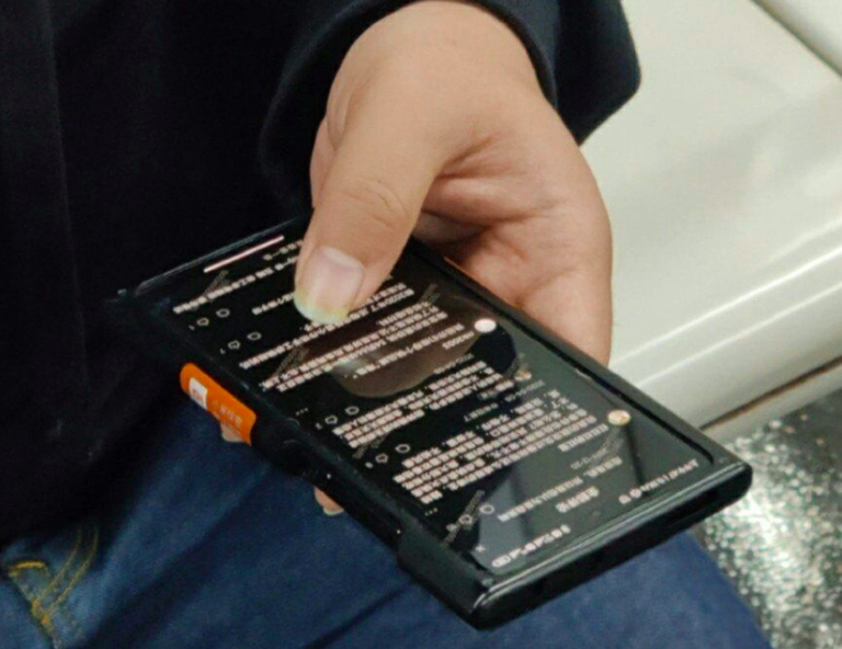 tren-tay-Xiaomi-12-2