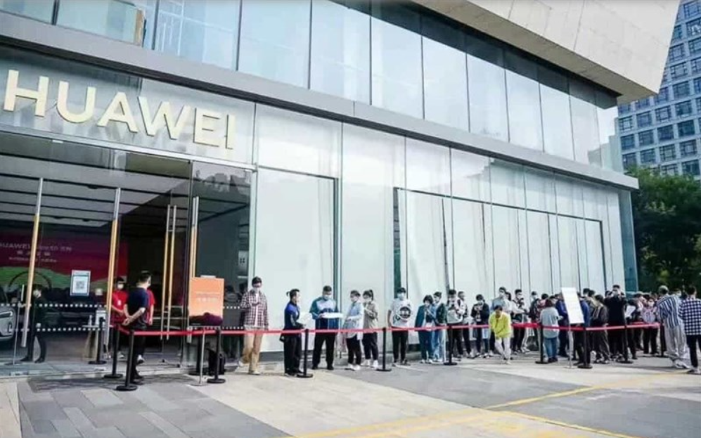 Huawei-Mate-50-chay-hang-2