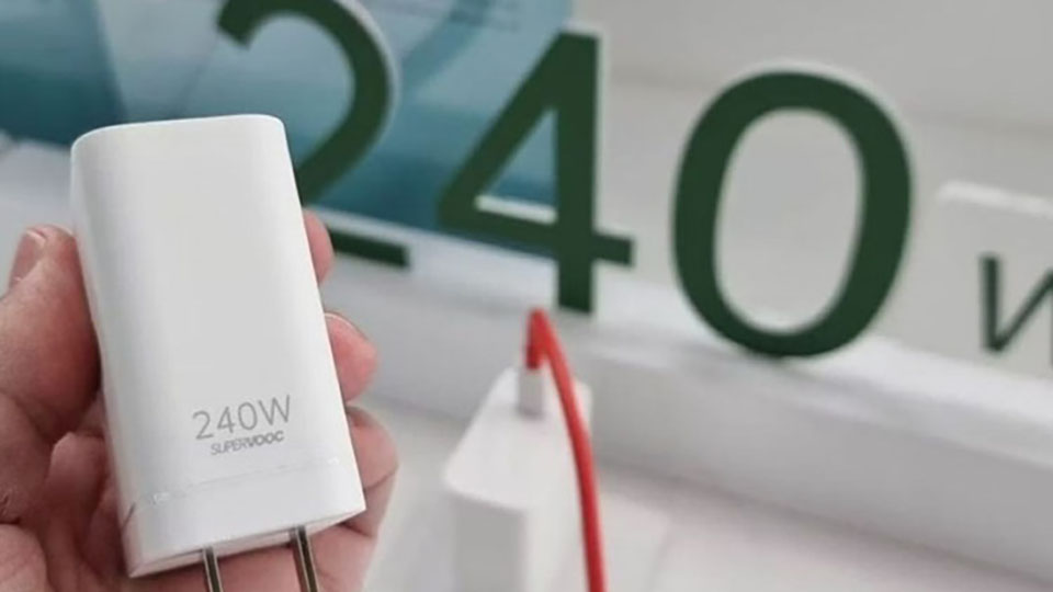 sạc nhanh 240W Realme