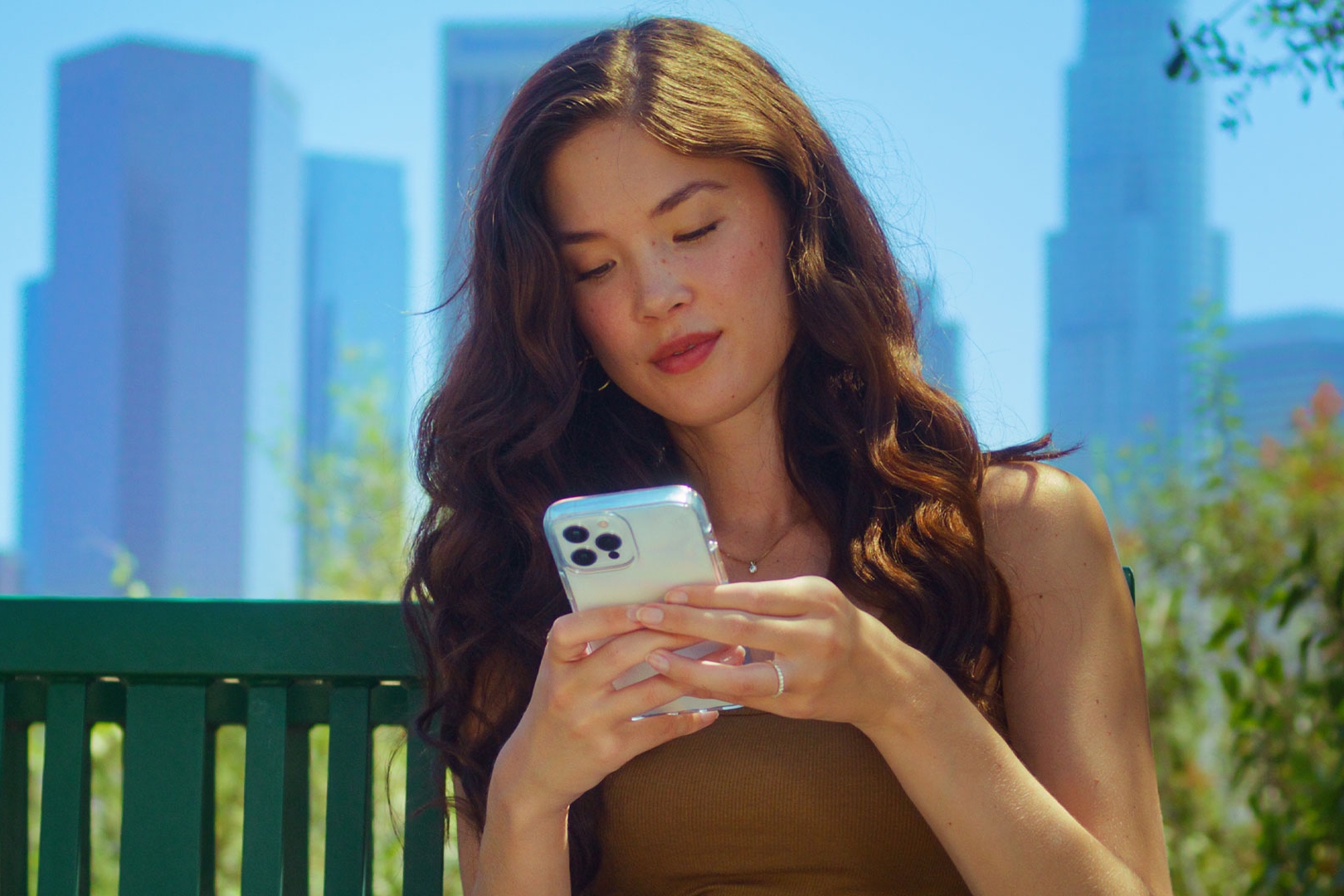 apple-dua-canh-bao-giu-dien-thoai-cach-nguc-toi-thieu-15cm-de-dam-bao-suc-khoe-1