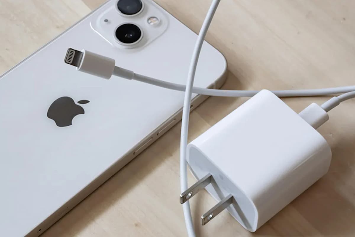 sac-iPhone-qua-Macbook-3