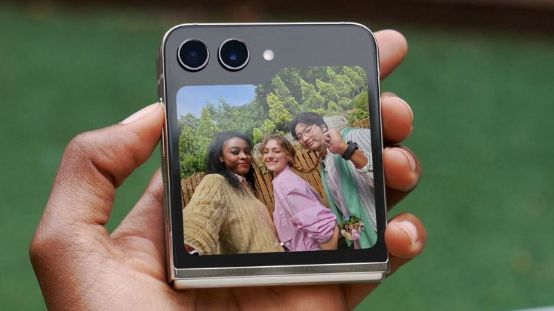 sau-galaxy-z-fold-5-den-luot-anh-render-cua-galaxy-z-flip-5-duoc-he-lo-11