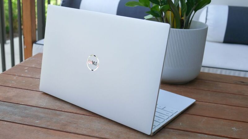 Laptop tầm trung giá 10 đến 20 triệu đồng