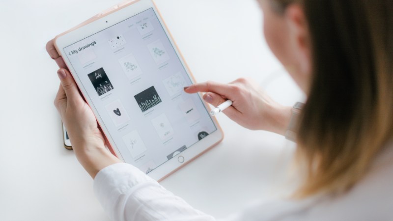 Apple ra mắt iPad và mở ra kỷ nguyên mới.