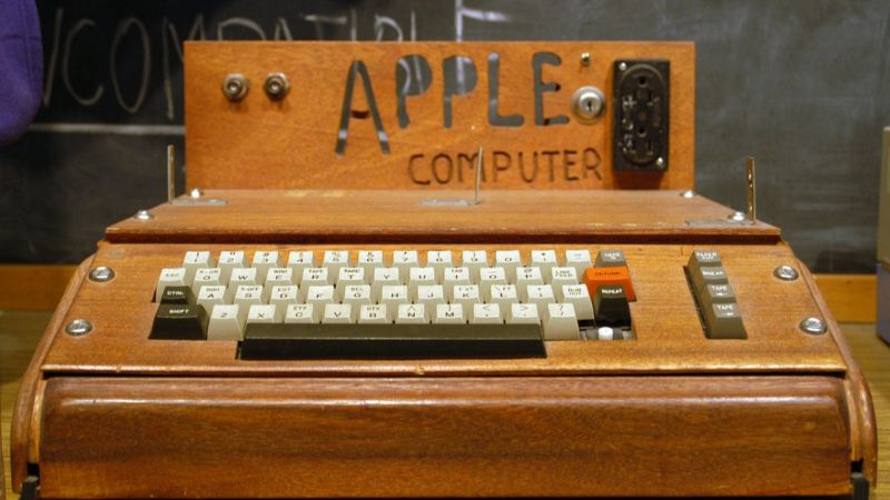 Sản phẩm đầu tiên của thương hiệu Apple