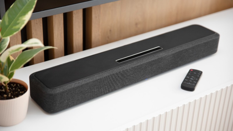 Loa tivi (soundbar) là loại loa được thiết kế đặc biệt để phù hợp với không gian phòng khách và thường được đặt dưới tivi