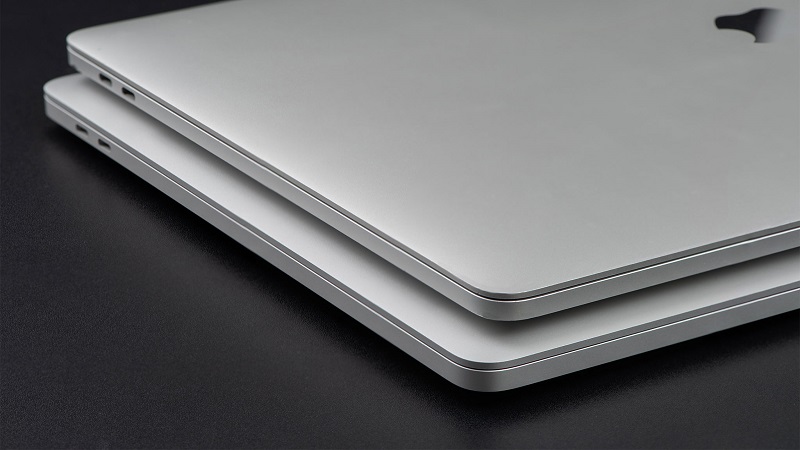 Kích thước cũng là một yếu tố quan trọng cần lưu ý khi lựa chọn MacBook