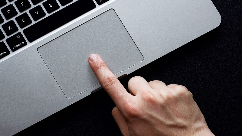 Trackpad của MacBook mang đến trải nghiệm mượt mà, phản ứng cực nhanh chóng và nhạy bén