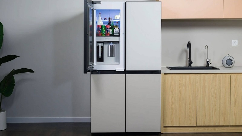 Tủ lạnh Samsung góp phần tô điểm thêm cho không gian phòng bếp của gia đình