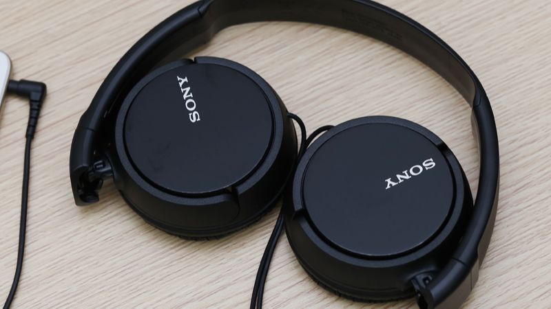 Giá thành của tai nghe Sony