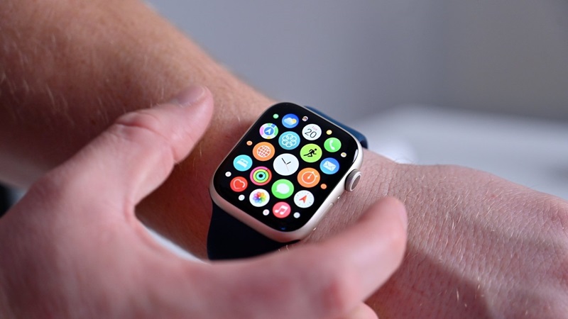 Apple Watch Series 8 hỗ trợ sạc nhanh tốc độ