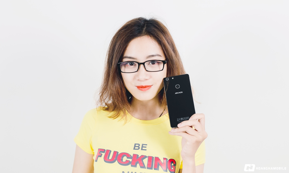 Archos-55-diamond-selfie-1