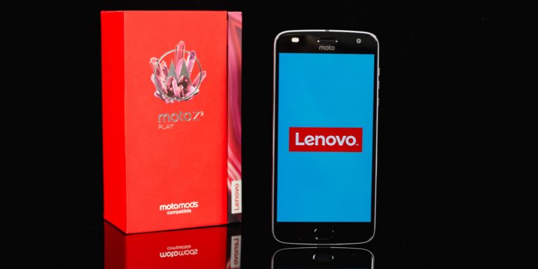 mo-hop-moto-z2-play-1