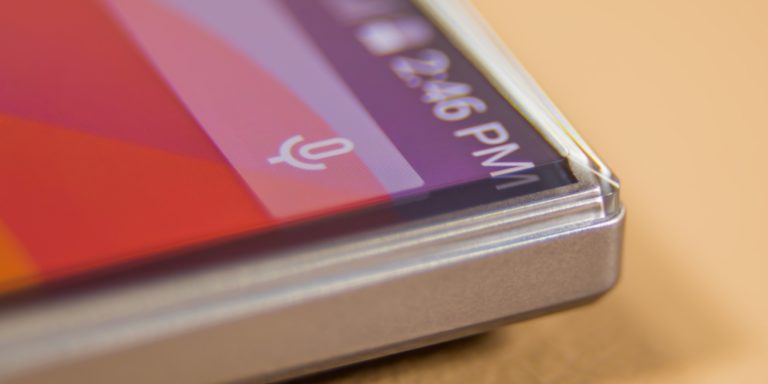 sharp-smartphone-khong-vien-3