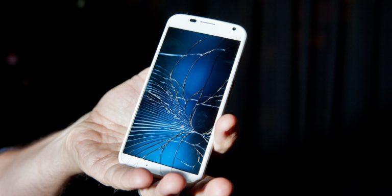 MOTOROLA-MOTO-X-BROKEN-SCREEN-REPAIR-SAME-DAY-LONDON