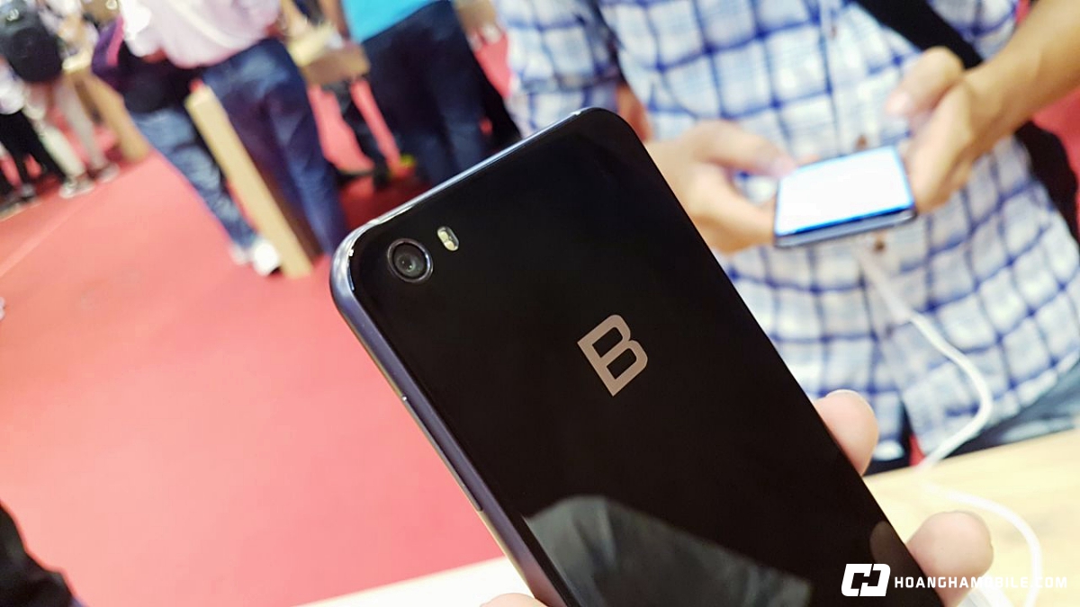 tren-tay-bphone-2017-WhatsApp Image 2017-08-08 at 11.45.43 AM