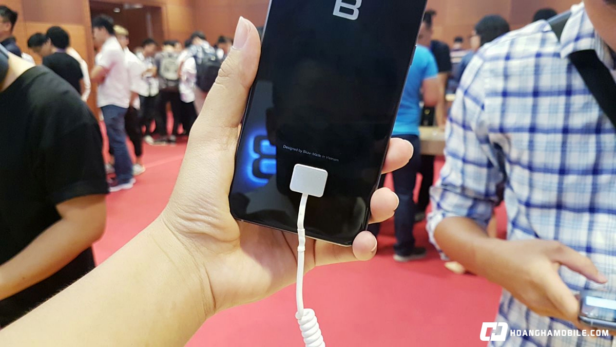 tren-tay-bphone-2017-WhatsApp Image 2017-08-08 at 11.46.05 AM