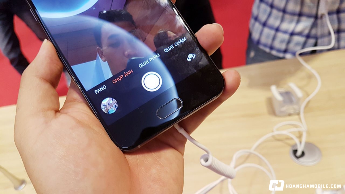 tren-tay-bphone-2017-WhatsApp Image 2017-08-08 at 11.53.29 AM