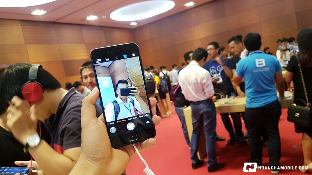 tren-tay-bphone-2017-WhatsApp Image 2017-08-08 at 11.53.49 AM