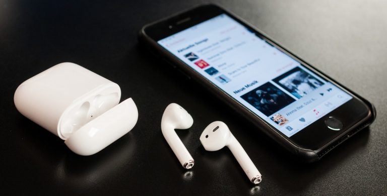 Apple-AirPods