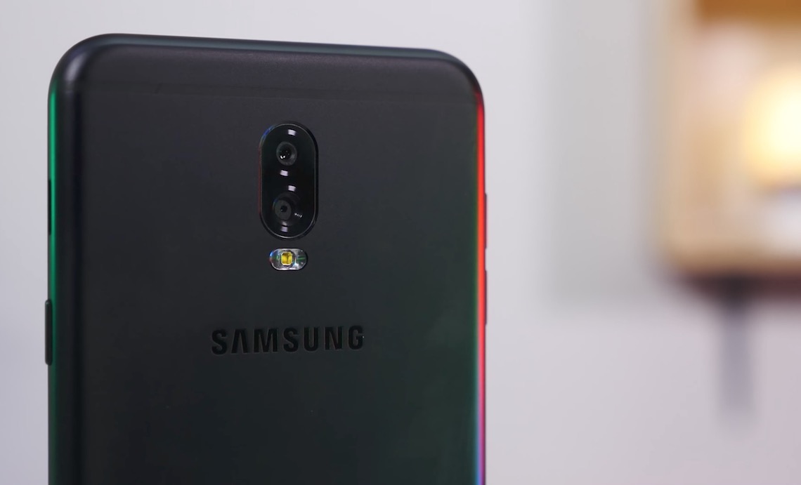 Samsung galaxy J7+ ra mắt 10