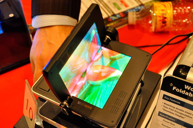 smartphone màn hình gập samsung galaxy x