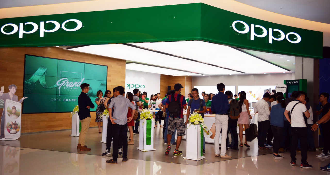 170819-oppo-brand-shop-crescentmall-82_resize