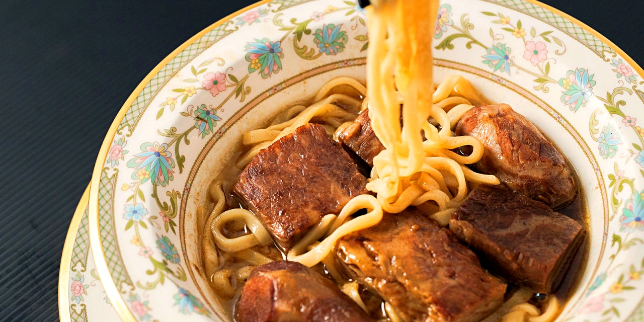 170830110533-taiwan-beef-noodles-niu-ba-ba-presidential-beef-noodles-full-169