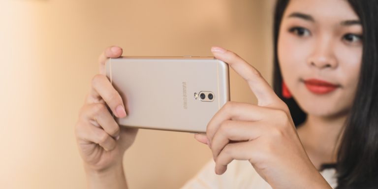 Có nên mua Galaxy J7 Plus không