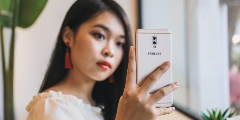 galaxy j7+ giá bao nhiêu