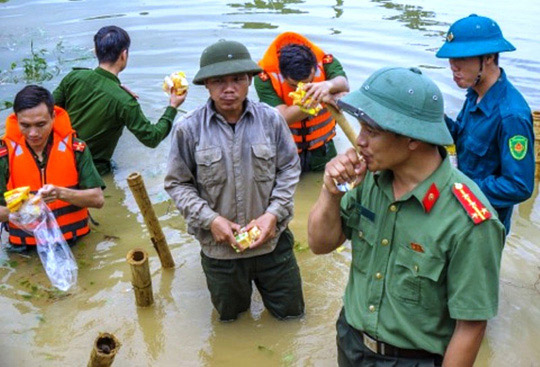 giup-dan-chong-lu-tai-thanh-hoa-2
