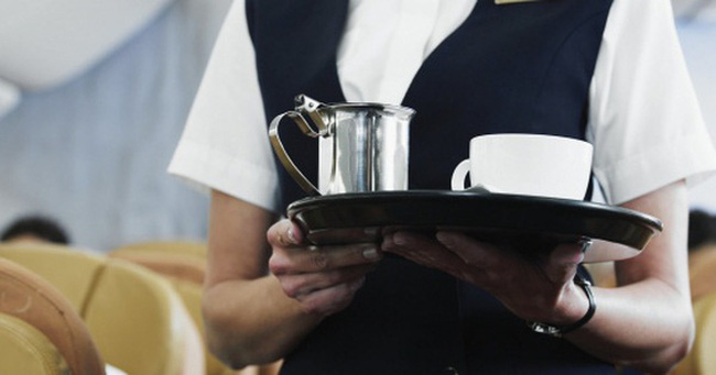 nước uống trên máy bay