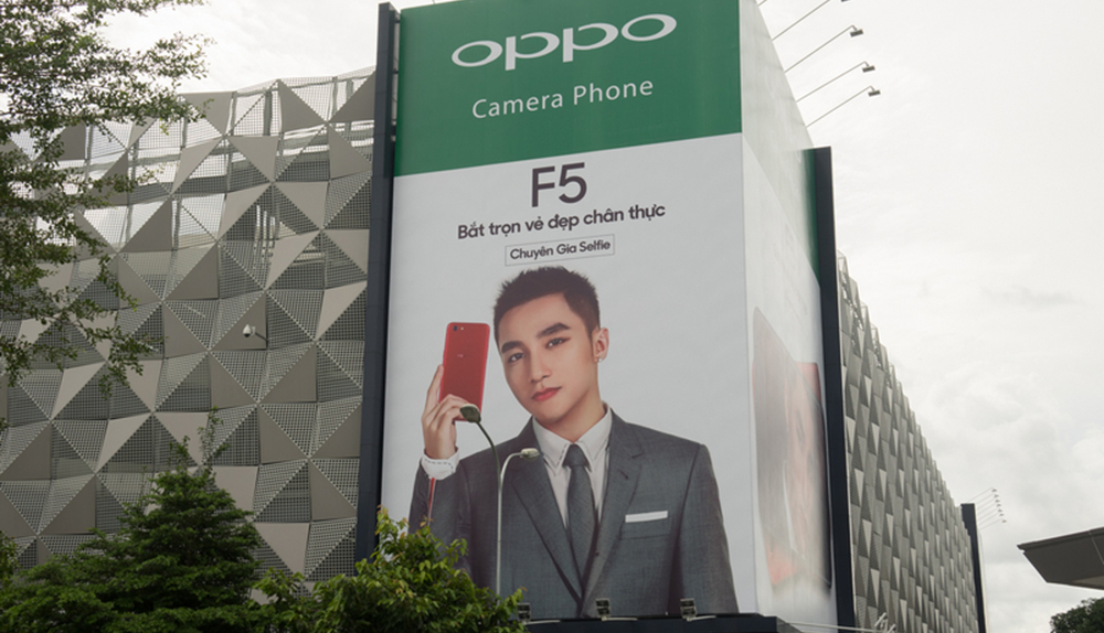 son-tung-m-tp-se-lam-dai-su-thuong-hieu-cho-oppo-f5-2