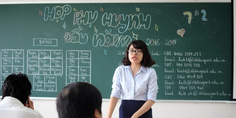 thuê mẹ giả để họp phụ huynh 2