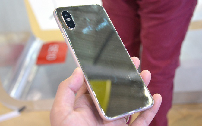 iPhone X giả