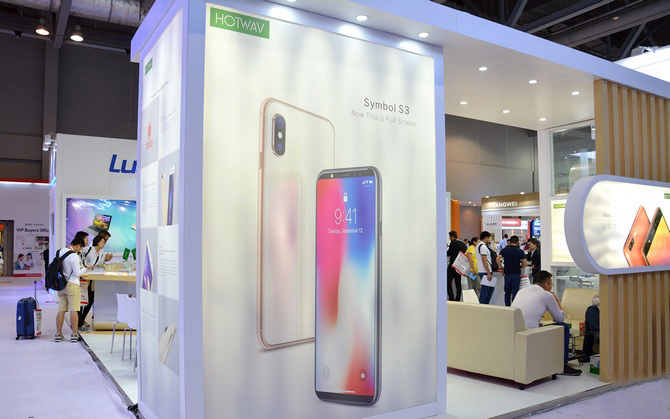 iPhone X giả