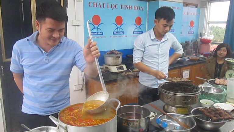 nhân viên chan bún lương 7 triệu một tháng 3