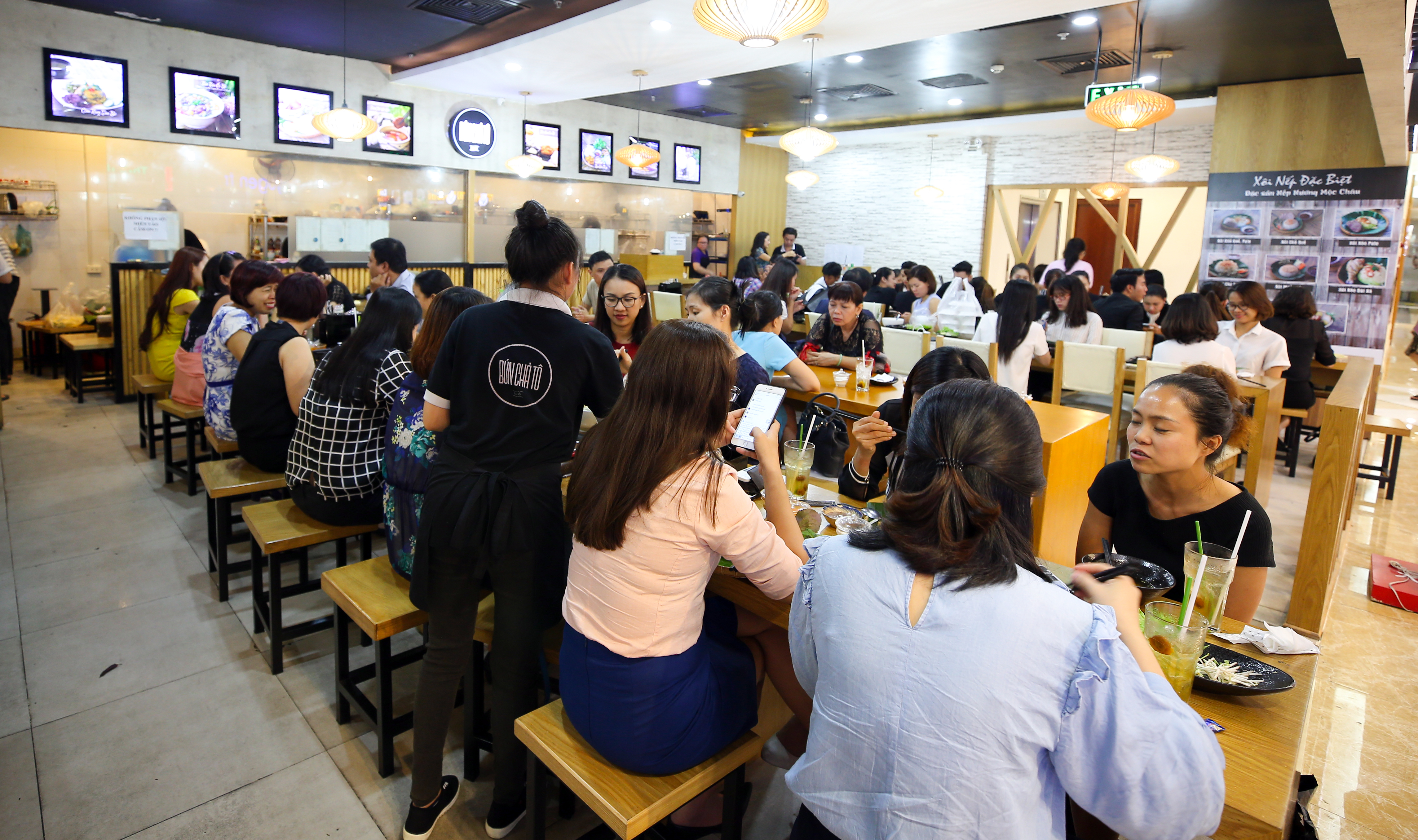 nhân viên chan bún lương 7 triệu một tháng 4