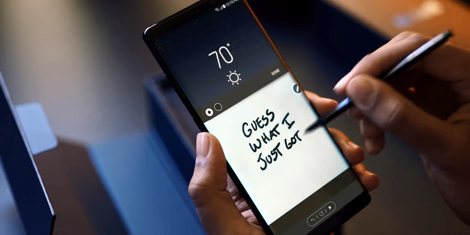 samsung đá xoáy apple diễu cợt iPhone X 2