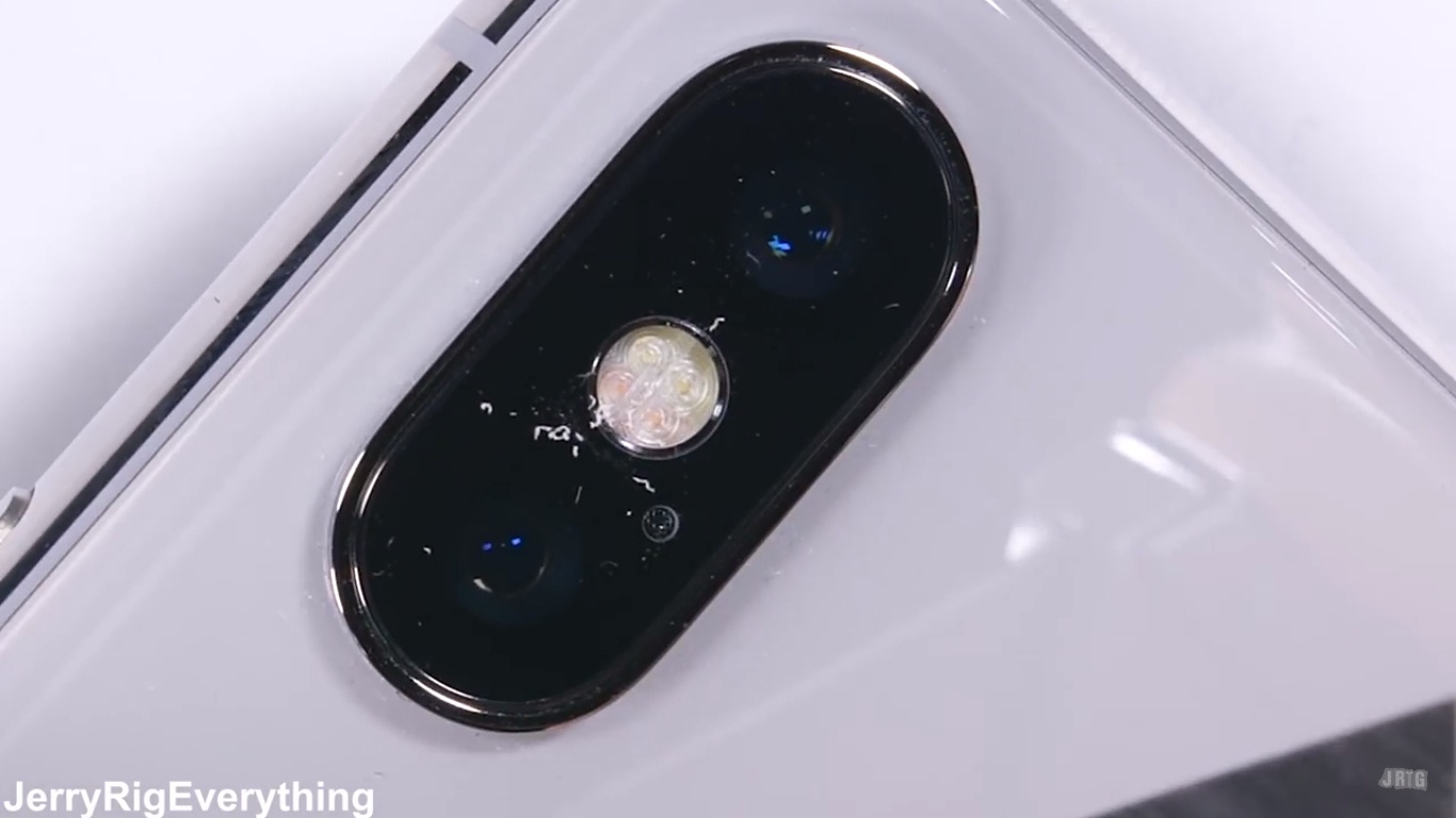 thử nghiệm độ bền iPhone X Jerry Rig Everything 5