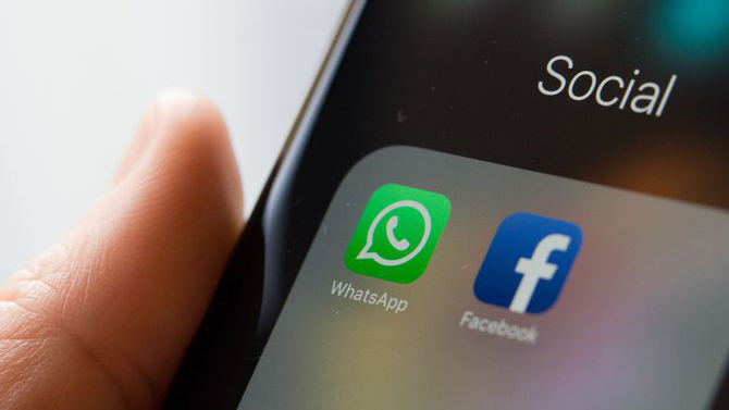 ứng dụng WhatsApp giả