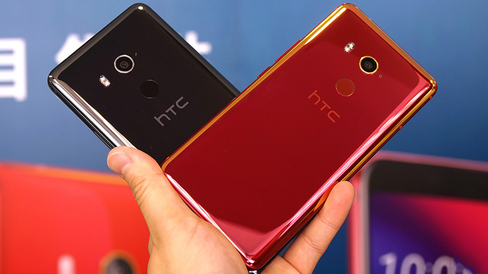 Tren-tay-HTC-U11-Eyes
