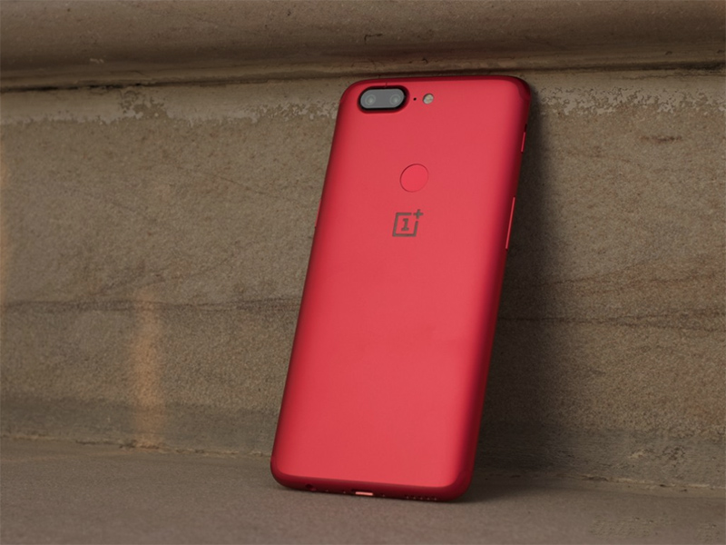 mở bán OnePlus 5T màu đỏ