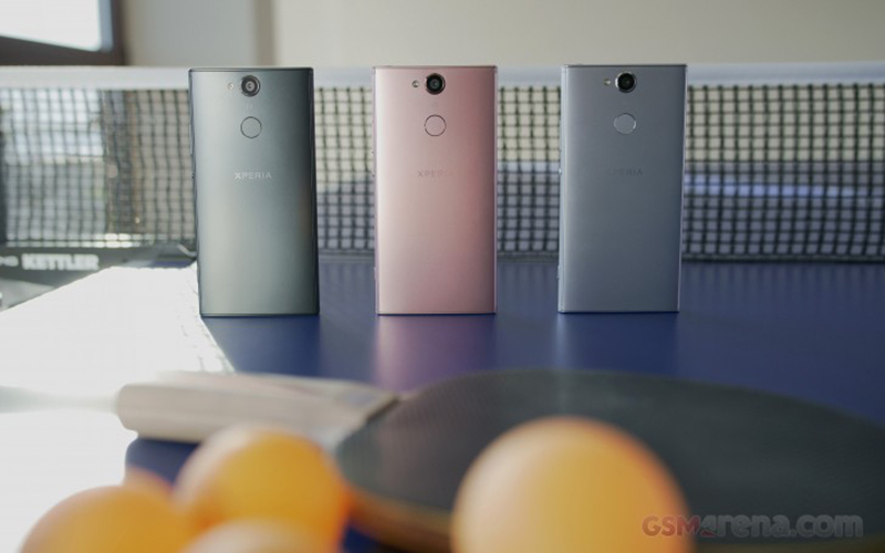 trên tay Xperia XA2