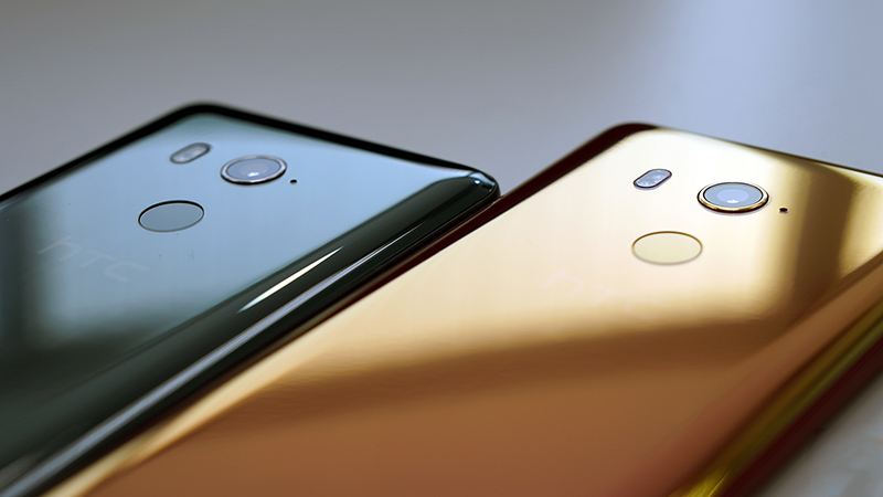 Trên tay HTC U11 EYEs