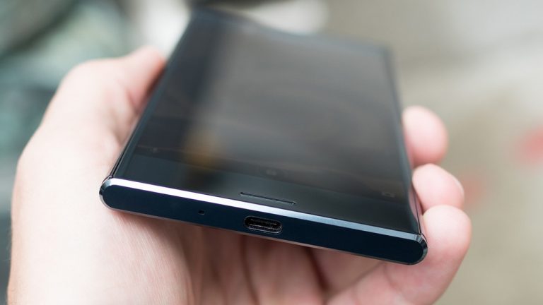 sony-xperia-xz-premium-black-8