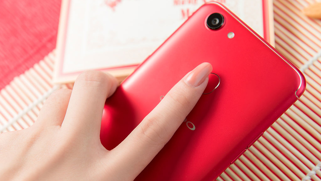 TOP 3 smartphone giá rẻ có màu sắc độc đáo nên mua vào dịp Valentine và Tết